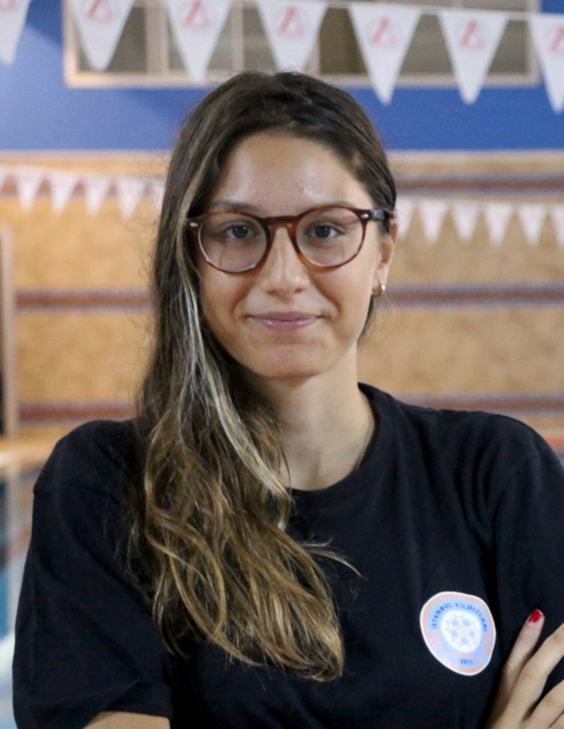 Yüzme antrenörü